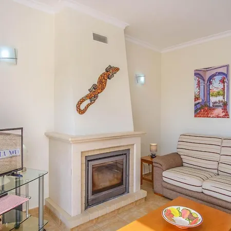 Bela Nova Acacias 22 *