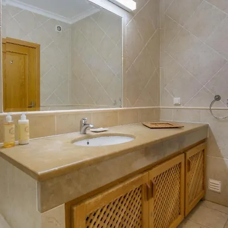 Bela Nova Acacias 22 * Luz